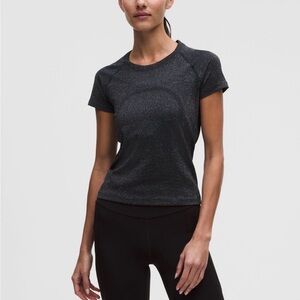 Lululemon *Sparkle* Swiftly Tech Short-Sleeve Shirt
2.0 Waist Length
